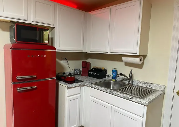 Adult-only With Hot Tub And King Bed Phoenix